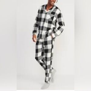 Men’s Matching Plaid Pajamas Set